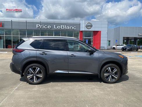 Used 2023 Nissan Rogue SL w/ SL Premium Package FWD image 8