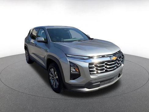 Used 2025 Chevrolet Equinox LT image 5