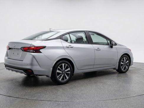 Used 2025 Nissan Versa SV FWD image 9