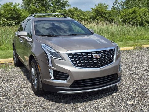 Certified 2023 Cadillac XT5 Premium Luxury AWD/4WD image 2