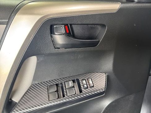 Used 2015 Toyota RAV4 LE image 20