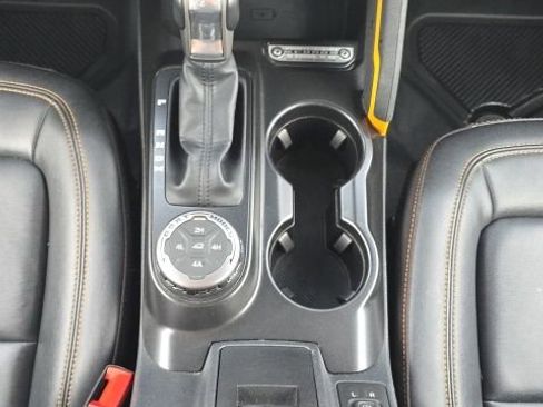 Used 2023 Ford Bronco Badlands image 34