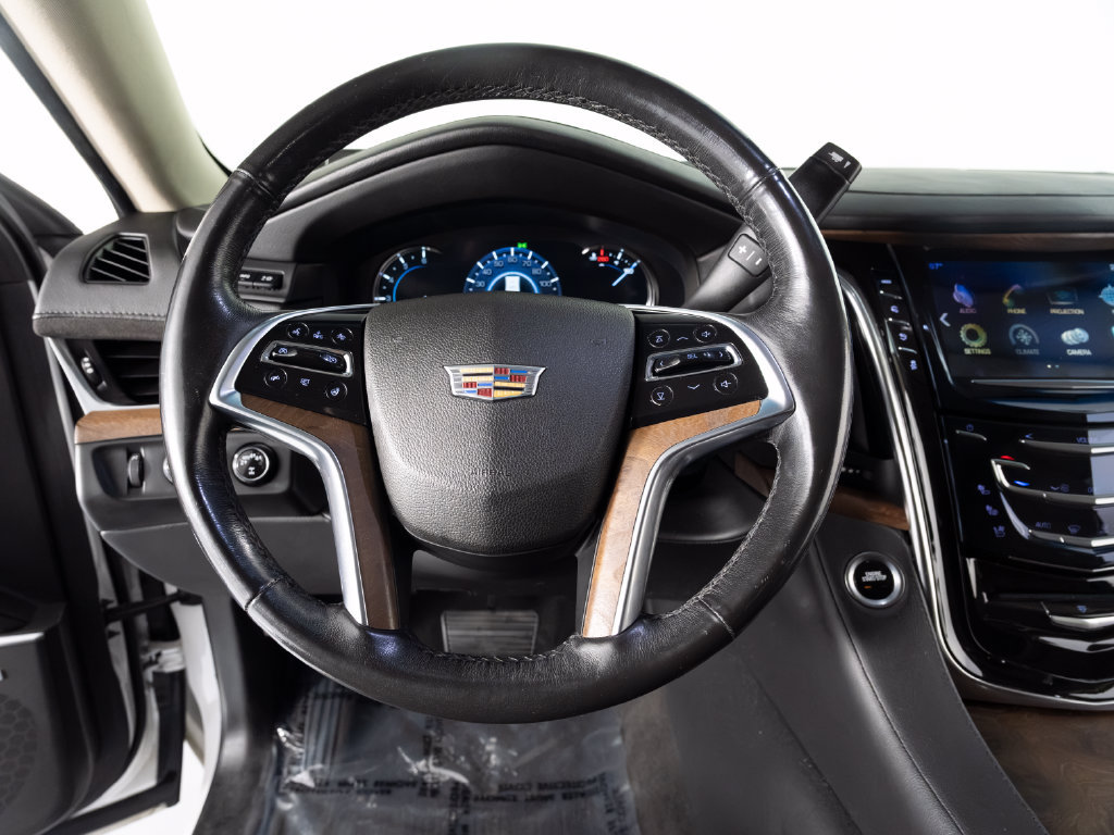 Used 2019 Cadillac Escalade Luxury AWD/4WD image 16