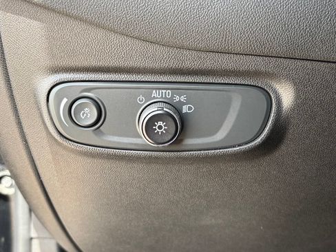 Used 2023 Chevrolet Equinox LS w/ LS Convenience Package FWD image 25