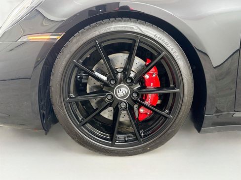 Used 2021 Porsche 911 Carrera 4S AWD/4WD image 32