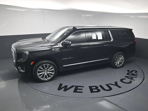 Used 2021 GMC Yukon XL Denali w/ Denali Premium Package AWD/4WD image 30