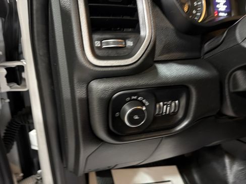 Used 2020 RAM 2500 Tradesman w/ Chrome Appearance Group image 23