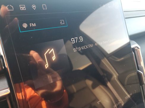 Used 2024 GMC Acadia Elevation image 21