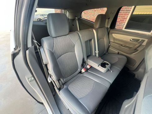 Used 2017 Chevrolet Traverse LT FWD image 29