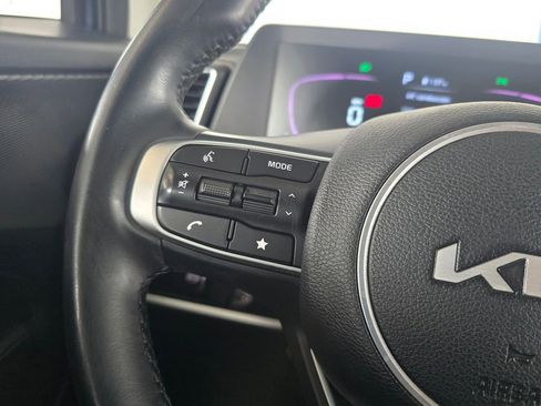 Used 2025 Kia Sportage LX FWD image 25