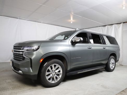 Used 2023 Chevrolet Suburban Premier image 26