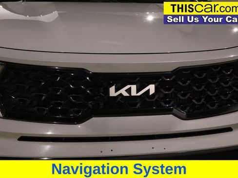 Used 2022 Kia Sorento EX w/ Panoramic Sunroof Package FWD image 12