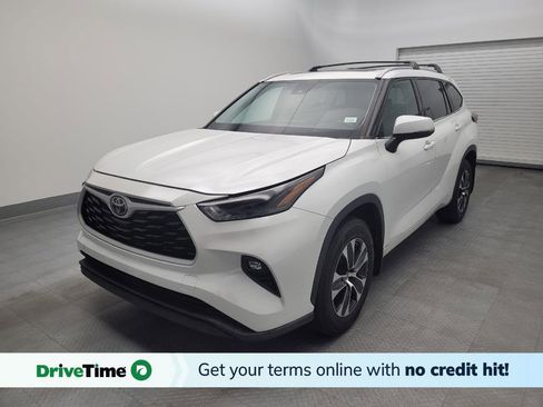 Used 2022 Toyota Highlander XLE image 1