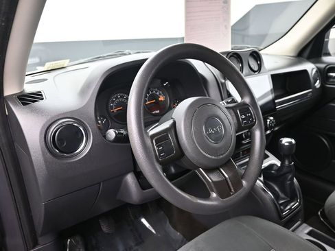 Used 2017 Jeep Patriot Sport image 9