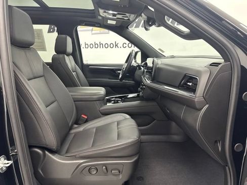 Used 2025 Chevrolet Tahoe RST w/ Comfort Package AWD/4WD image 34