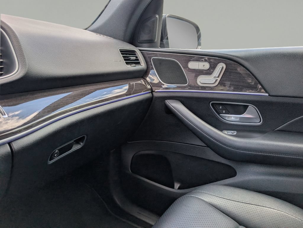 Used 2020 Mercedes-Benz GLE 350 4MATIC w/ Parking Assist Package image 33