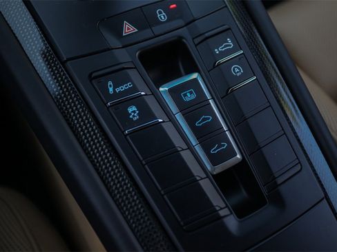 Used 2019 Porsche 911 Turbo S image 30