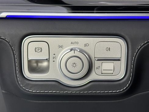 Used 2022 Mercedes-Benz Maybach GLS 600 4MATIC image 19