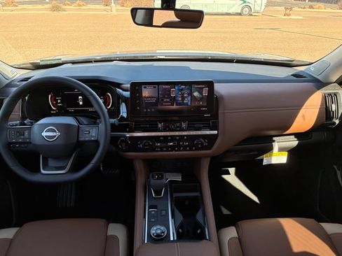 New 2026 Nissan Pathfinder Platinum AWD/4WD image 12