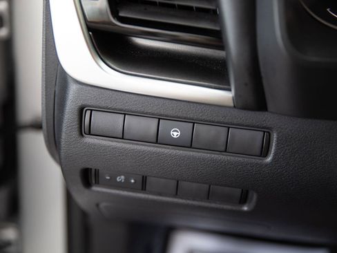 Used 2022 Nissan Rogue SV image 19