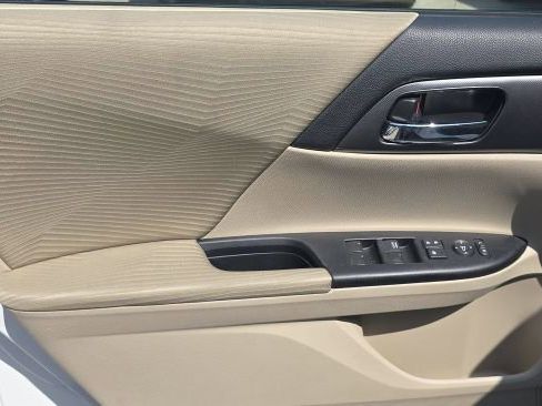 Used 2015 Honda Accord LX image 8