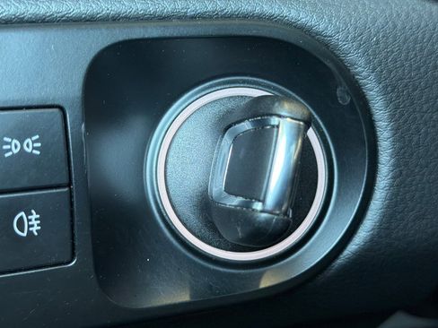 Used 2023 Porsche Cayenne Platinum Edition image 22