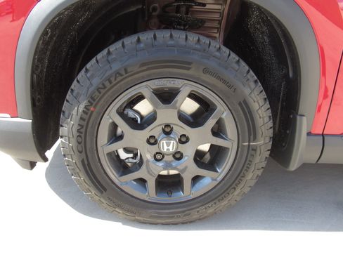 New 2025 Honda Pilot TrailSport image 3