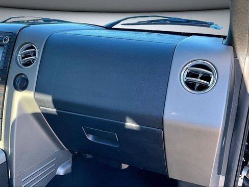 Used 2008 Lincoln Mark LT 4x4 image 27