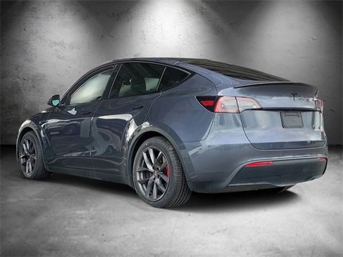 Used 2022 Tesla Model Y Performance image 4