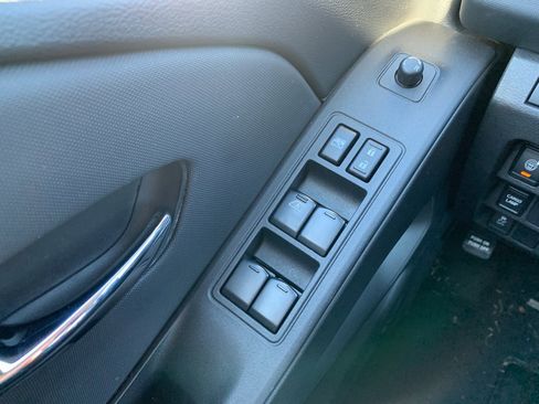 Used 2024 Nissan Frontier SV w/ SV Convenience Package image 20