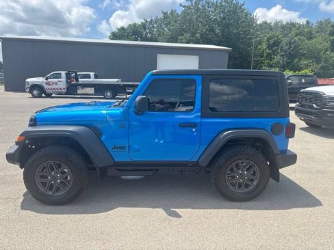 Used 2026 Jeep Wrangler Sport AWD/4WD image 6