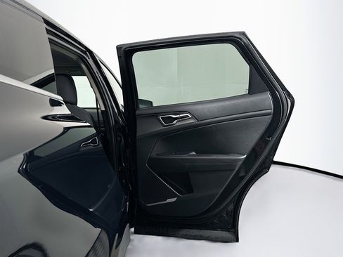 Used 2025 Kia Sportage LX AWD/4WD image 29