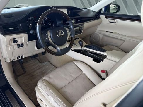Used 2014 Lexus ES 350 w/ Luxury Package FWD image 10