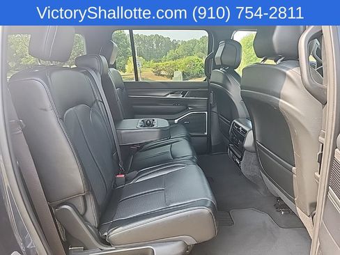 Certified 2024 Jeep Wagoneer L Series II w/ Flexible Seating Group AWD/4WD image 41