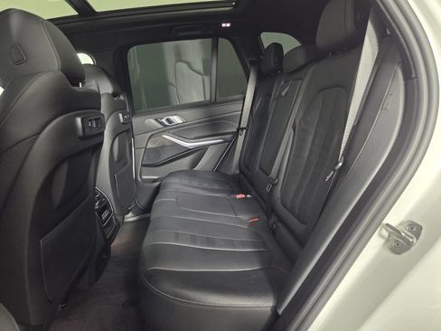 Used 2022 BMW X5 xDrive40i w/ M Sport Package AWD/4WD image 25