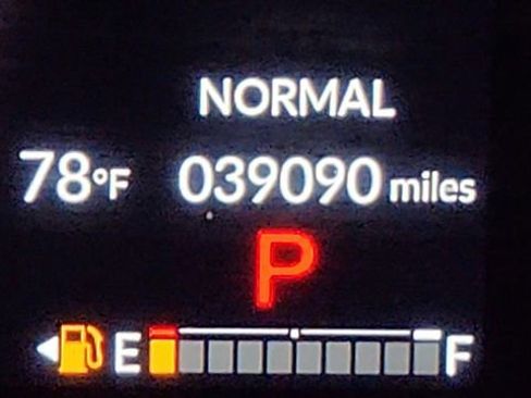 Used 2025 Honda Pilot EX-L image 10