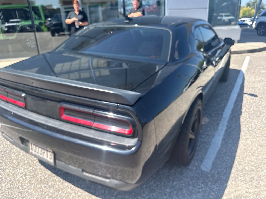 Used 2015 Dodge Challenger SRT Hellcat RWD image 6