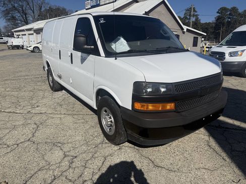 Used 2020 Chevrolet Express 2500 2500 3dr Cargo Van w/ Safety Package image 7