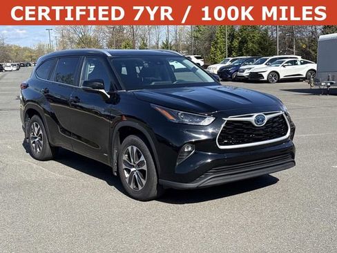 Used 2023 Toyota Highlander XLE image 1