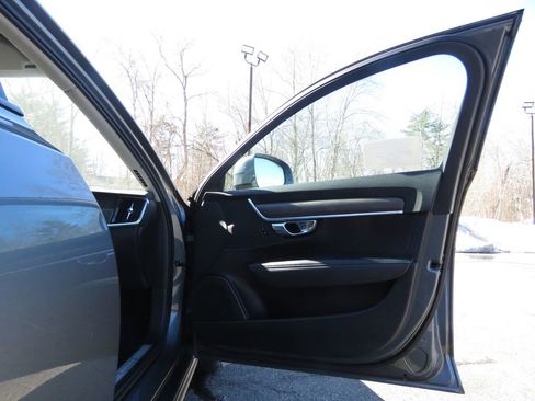 Used 2018 Volvo V90 T5 Cross Country w/ Convenience Package image 12