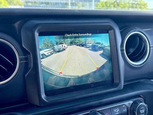 Used 2021 Jeep Wrangler Unlimited Sahara w/ Cold Weather Group image 22