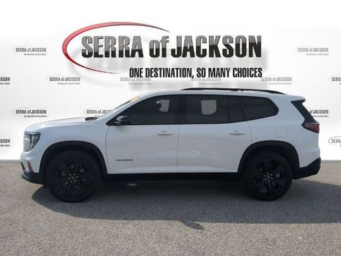 Used 2025 GMC Acadia Elevation w/ Elevation Premium Package FWD image 6