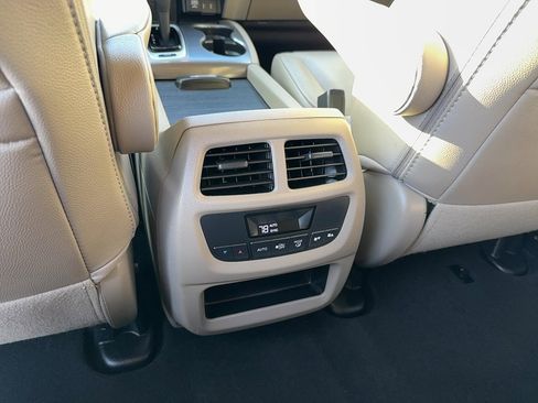 Used 2018 Honda Pilot EX-L image 17