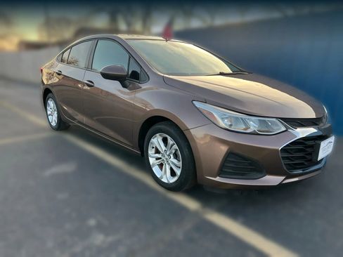 Used 2019 Chevrolet Cruze LS w/ LS Convenience Package image 9