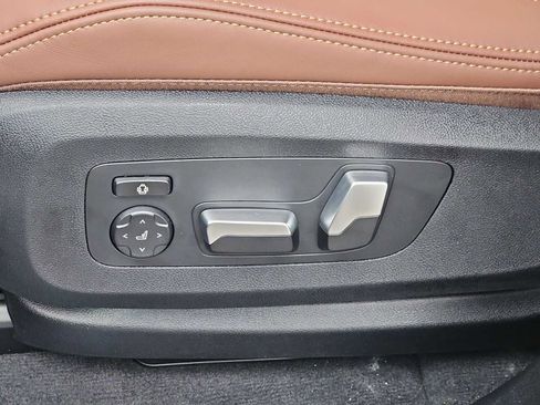 Used 2026 BMW X5 xDrive40i w/ Premium Package image 17