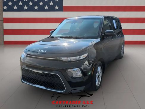 Used 2022 Kia Soul LX w/ Technology Package FWD image 3