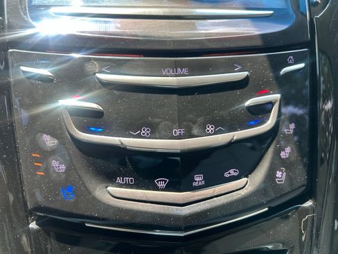 Used 2020 Cadillac Escalade Luxury AWD/4WD image 21