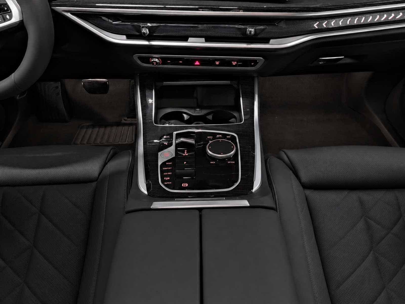 New 2026 BMW X5 xDrive40i w/ M Sport Package AWD/4WD image 15