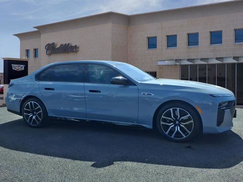 Used 2024 BMW i7 M70 w/ Executive Package image 4