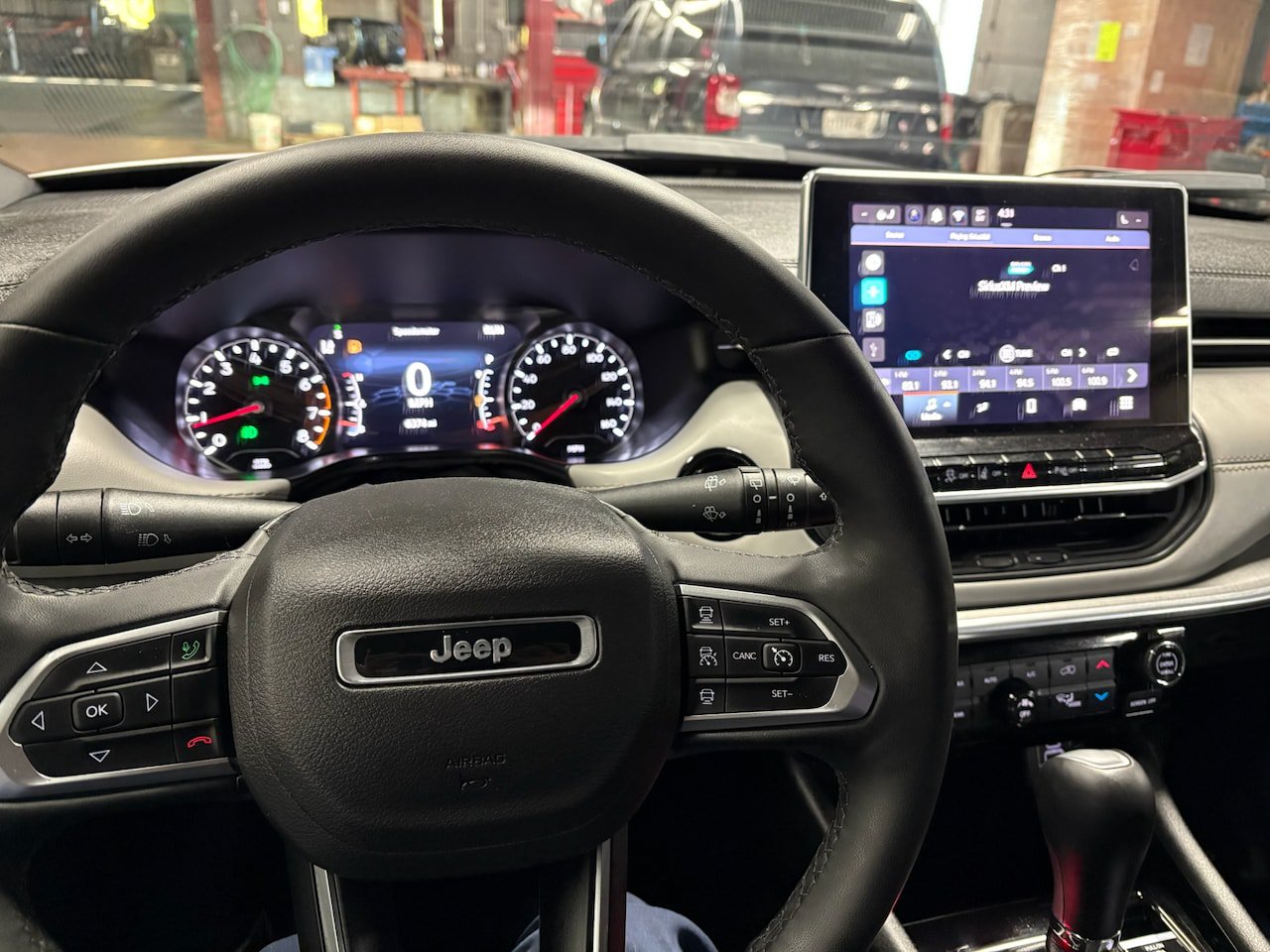 Used 2024 Jeep Compass Limited AWD/4WD image 2